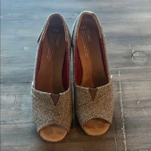 Toms Open Toe Wedges